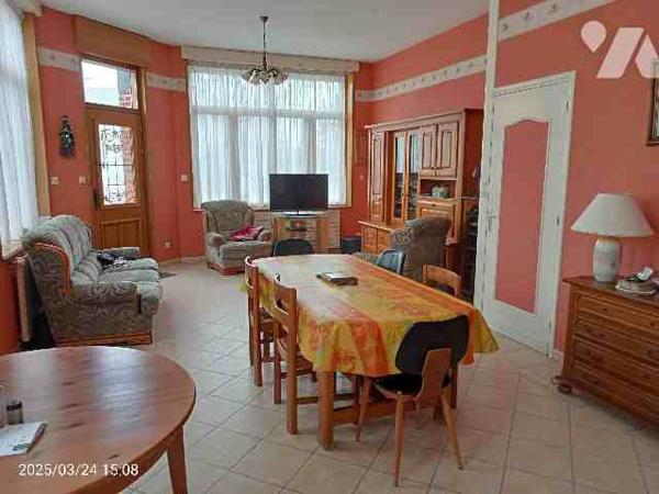 Maison avec charme semi-individuelle de 4-5 pièces, 94 m2 + annexes