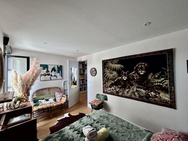 bdx centre,duplex, traversant,calme,lumieux,terrasse