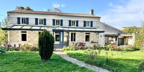 propriété équestre 17 hectares avec logis charentais