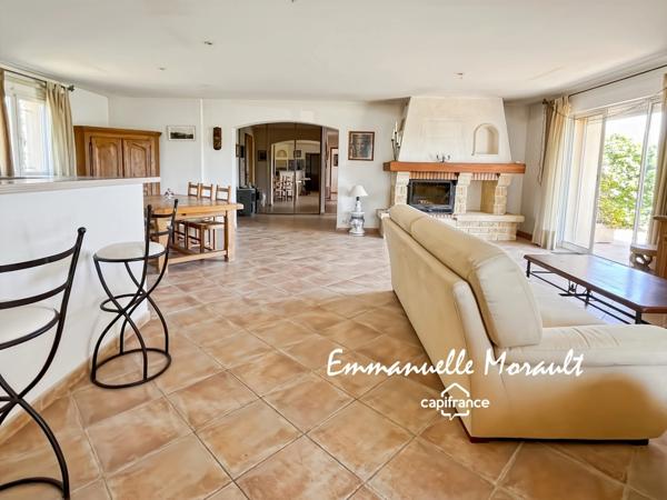 Maison de plain-pied 3 chambres à vendre à BAGNOLS EN FORET (83)
