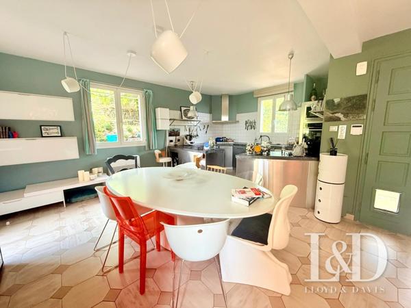 villa climatisée avec dependance et piscine