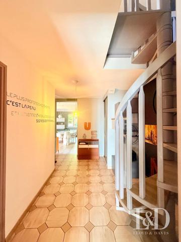 villa climatisée avec dependance et piscine