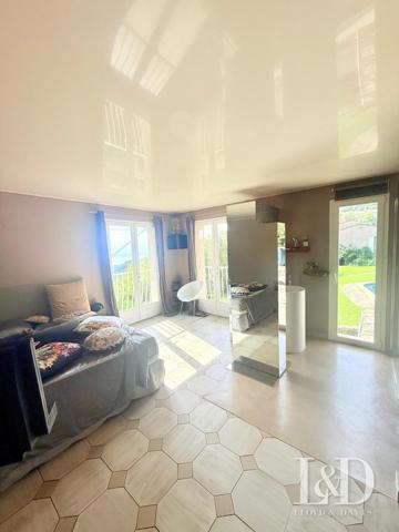 villa climatisée avec dependance et piscine