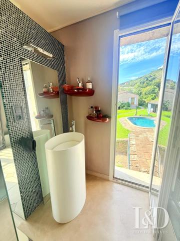 villa climatisée avec dependance et piscine