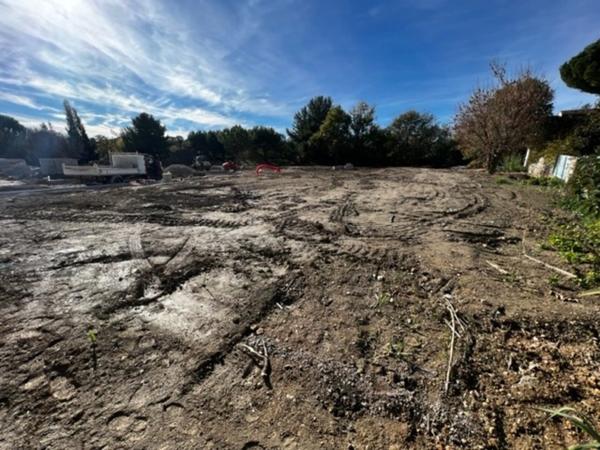 Dpt Hérault (34), à vendre JUVIGNAC terrain à Bâtir de 624 m2, viabilisé, borné, piscinable.