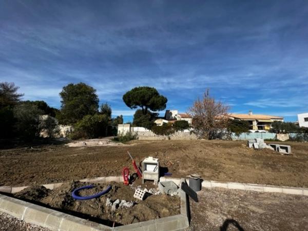 Dpt Hérault (34), à vendre JUVIGNAC terrain à Bâtir de 624 m2, viabilisé, borné, piscinable.