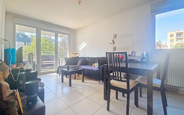 Appartement à vendre    2 pièces • 43 m2 Saint-Laurent-du-Var