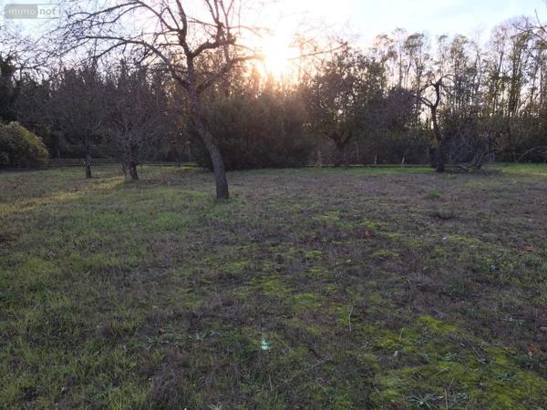 Terrain à Batir à vendre à Truyes dans l'Indre-et-Loire (37320), ref : 034/2024000338