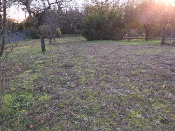 Terrain à Batir à vendre à Truyes dans l'Indre-et-Loire (37320), ref : 034/2024000338
