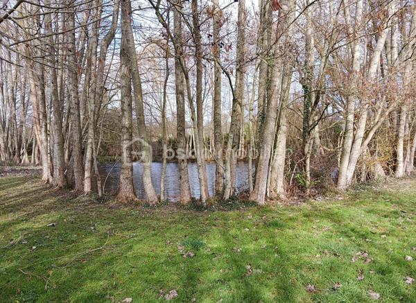 Terrain de 2 900 m²