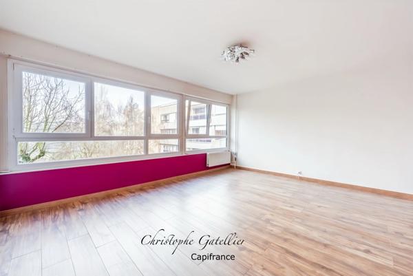 LES COUDRAYS - Appartement 3 pièces lumineux – 2ème étage avec ascenseur – Vue parc – Résidence sécurisée – Élancourt