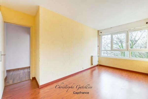 LES COUDRAYS - Appartement 3 pièces lumineux – 2ème étage avec ascenseur – Vue parc – Résidence sécurisée – Élancourt