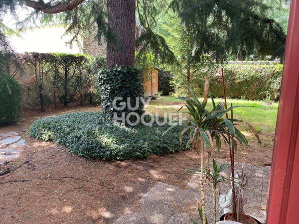 Grande et Belle demeure avec piscine proche des commerces