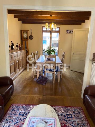 Grande et Belle demeure avec piscine proche des commerces