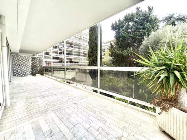 Vente Appartement 3 pièces 81 m2 à Antibes