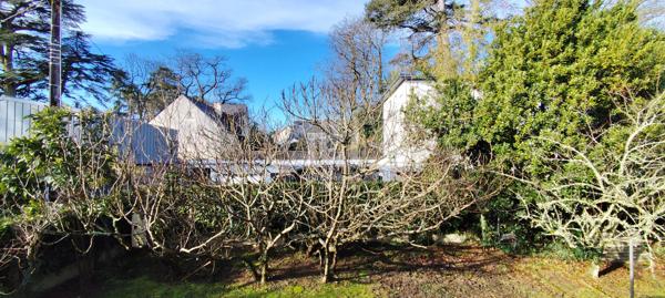 Orvault-Bourg , À vendre, maison de plus de 140 m² habitables avec dépendances et potentiel exceptionnel.