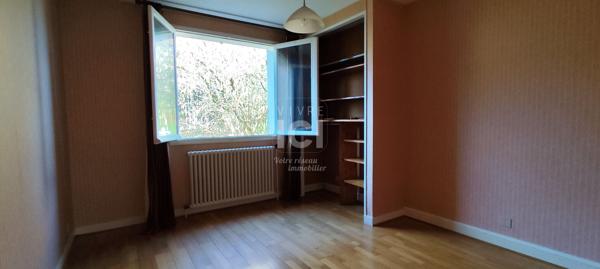 Orvault-Bourg , À vendre, maison de plus de 140 m² habitables avec dépendances et potentiel exceptionnel.