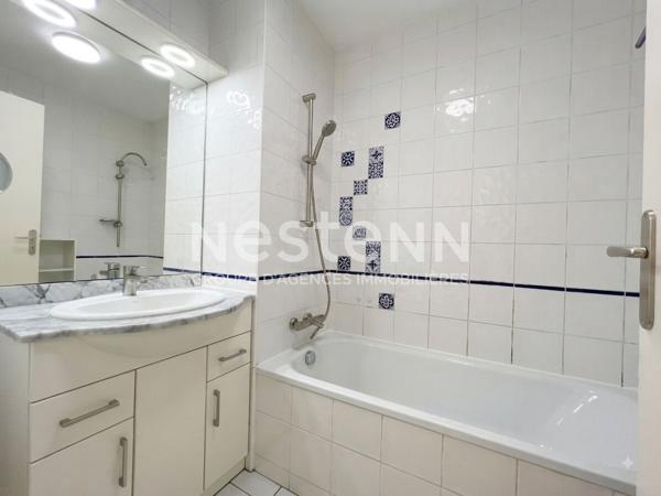 Appartement Talence 2 pièces duplex 42m2 parking résidence sécurisée proximité immédiate tramway ligne B Roustaing