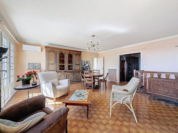 Maison à vendre à Vence avec vue mer  exceptionelle