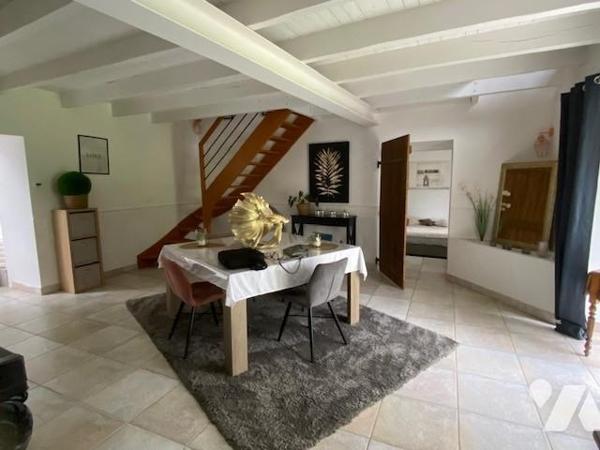 MAISON D'HABITATION TYPE LONGERE AVEC PISCINE