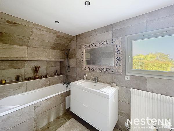 Secteur recherché de Dammarie-les-Lys - Belle maison familiale rénovée - 6 chambres - Sous-sol total - Proche toutes commodités