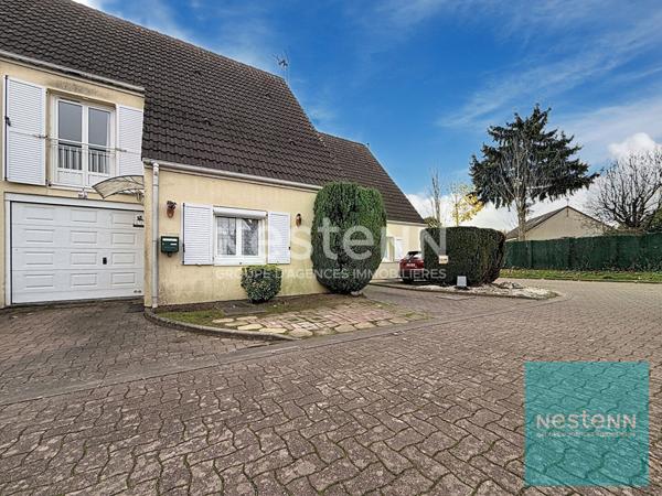 Maison mitoyenne à Saint Germain Laval - 4 chambres, garage et jardin