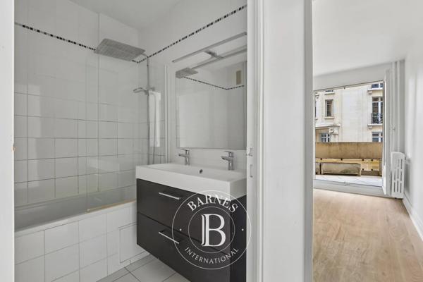 Paris 7ème, Appartement 3 Chambres -  74 m² à vendre
