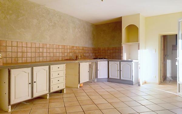 Maison à vendre    4 pièces • 130 m2 Sorgues