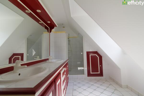 Maison
         7 pièces
        - 275 m² Bien prestige 945 000 € *