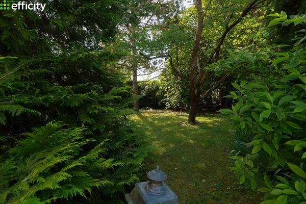 Maison
         7 pièces
        - 275 m² Bien prestige 945 000 € *