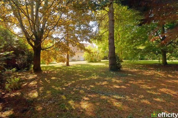 Maison
         7 pièces
        - 275 m² Bien prestige 945 000 € *