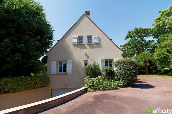 Maison
         7 pièces
        - 275 m² Bien prestige 945 000 € *