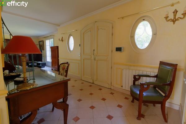 Maison
         7 pièces
        - 275 m² Bien prestige 945 000 € *