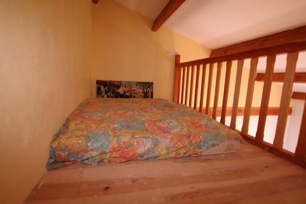 Villa type 5 + villa type 3 sur 11801m2 + annexes et source