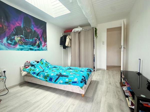 Longère rénovée divisée en deux logements avec dépendances et terrain de 1 297 m² - Fontenay-le-Comte