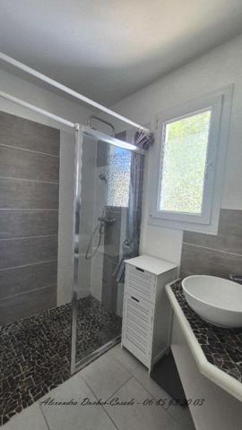 Une maison pas comme les autres à Peyruis (04310)