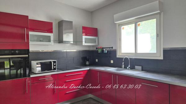 Une maison pas comme les autres à Peyruis (04310)