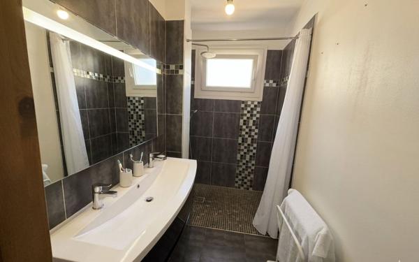 Appartement à vendre    3 pièces •  Nîmes