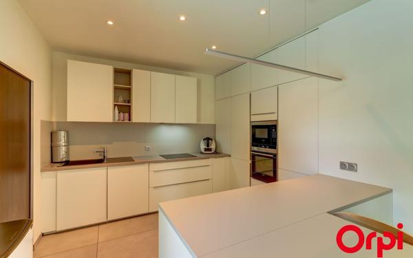 Maison à vendre    5 pièces • 179,22 m2 Caluire-et-Cuire