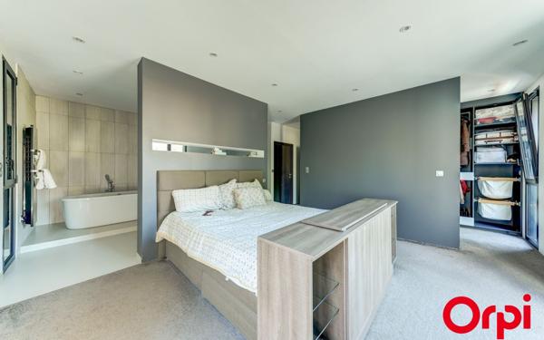 Maison à vendre    5 pièces • 179,22 m2 Caluire-et-Cuire