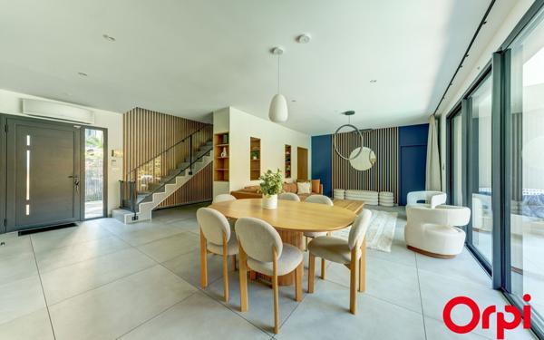 Maison à vendre    5 pièces • 179,22 m2 Caluire-et-Cuire