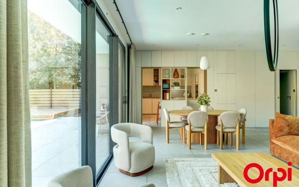 Maison à vendre    5 pièces • 179,22 m2 Caluire-et-Cuire