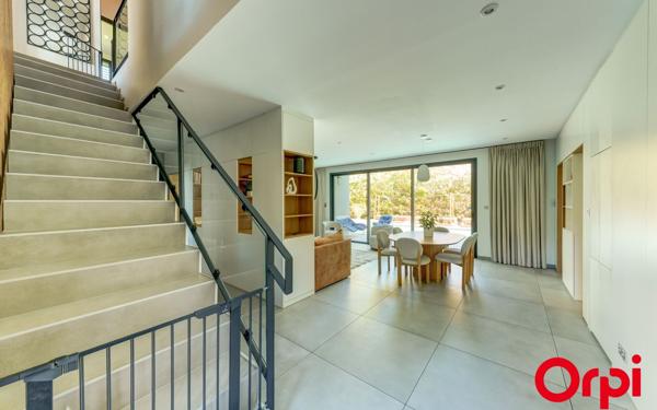 Maison à vendre    5 pièces • 179,22 m2 Caluire-et-Cuire