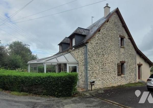 CHANGE - MAISON EN PIERRE