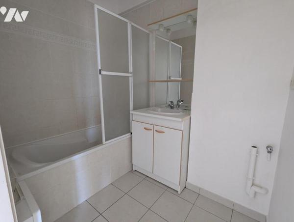 DERNIER ETAGE, APPARTEMENT 2 CHAMBRES VUE MER