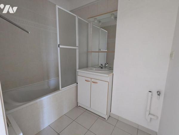DERNIER ETAGE, APPARTEMENT 2 CHAMBRES VUE MER