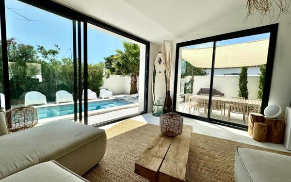 Maison à vendre    6 pièces •  Saint-Martin-de-Ré