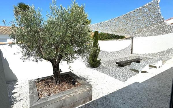 Maison à vendre    6 pièces •  Saint-Martin-de-Ré