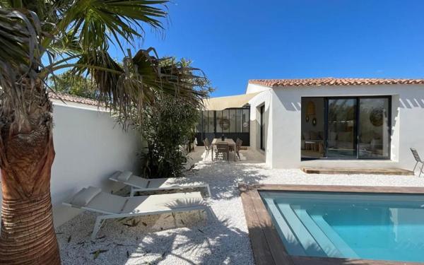 Maison à vendre    6 pièces •  Saint-Martin-de-Ré