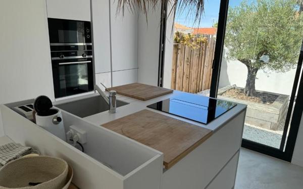 Maison à vendre    6 pièces •  Saint-Martin-de-Ré